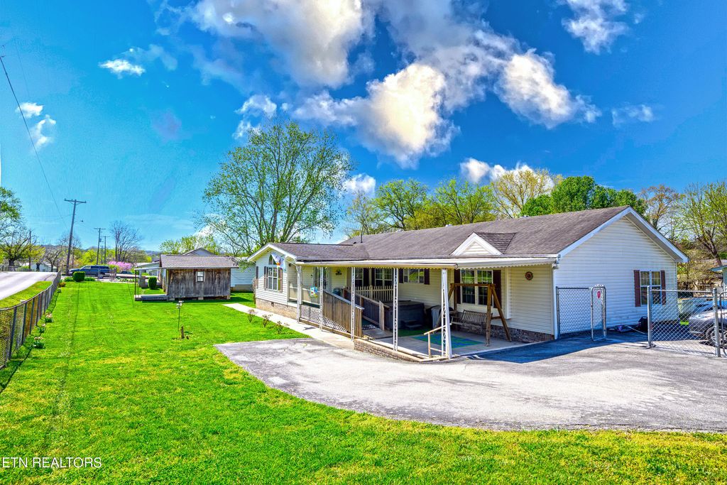 Photo of 249 Davis Rd, Strawberry Plains, TN 37871 (MLS # 1273509)