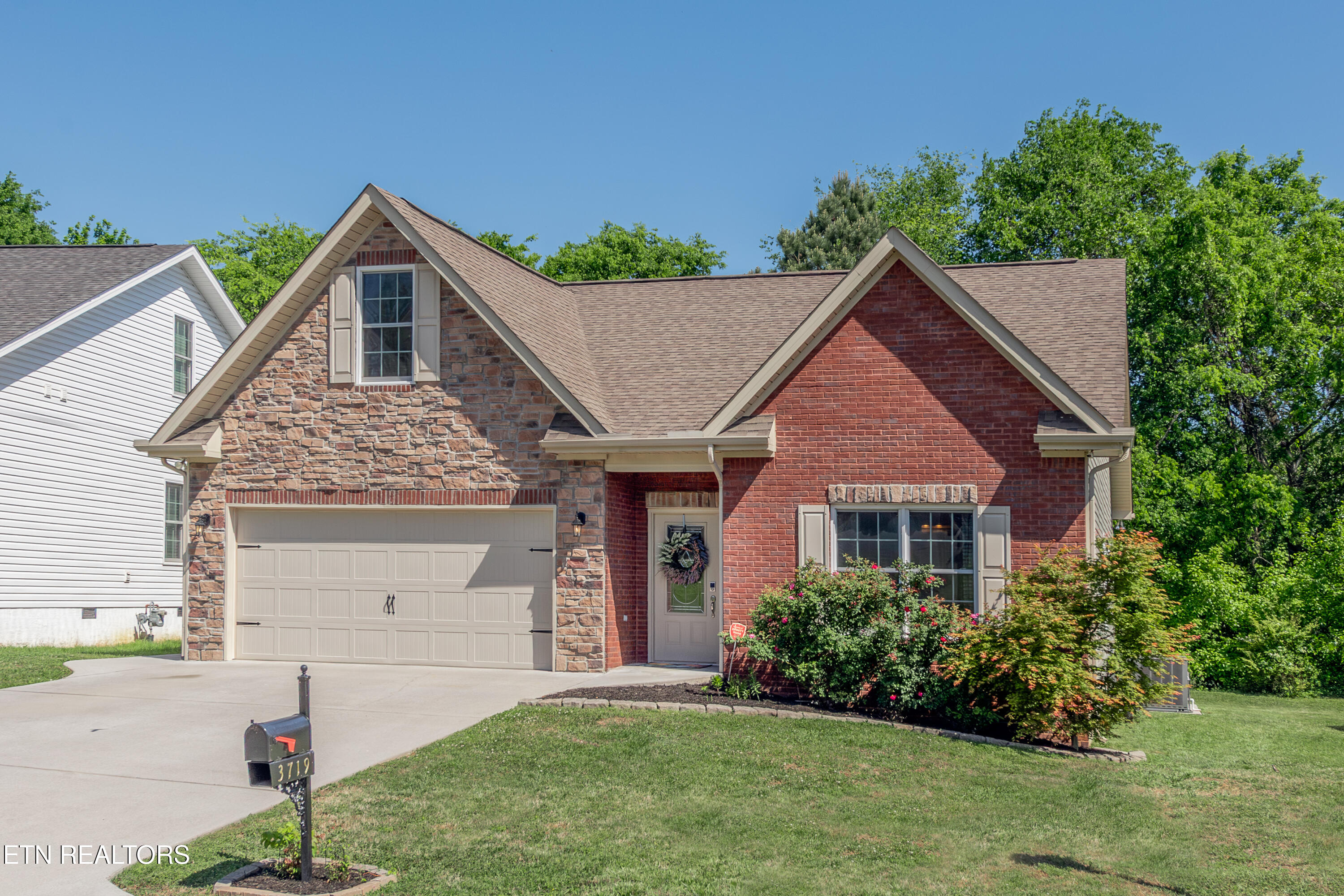 3719 Locustwood Way