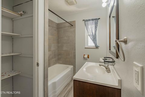Tiny photo for 412 Woodland Drive, Clinton, TN 37716 (MLS # 1347752)