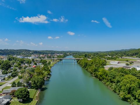 Tiny photo for 412 Woodland Drive, Clinton, TN 37716 (MLS # 1347752)