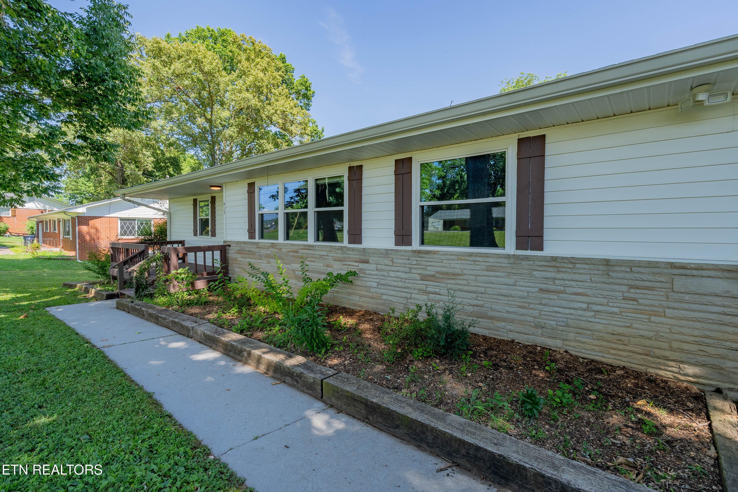 412 Woodland Drive