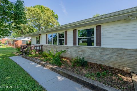 Tiny photo for 412 Woodland Drive, Clinton, TN 37716 (MLS # 1347752)