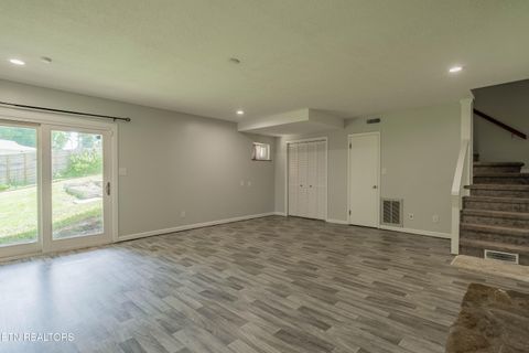 Tiny photo for 412 Woodland Drive, Clinton, TN 37716 (MLS # 1347752)