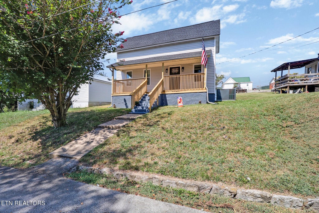 Photo of 213 Birch St. ST, Harriman, TN 37748 (MLS # 1354369)