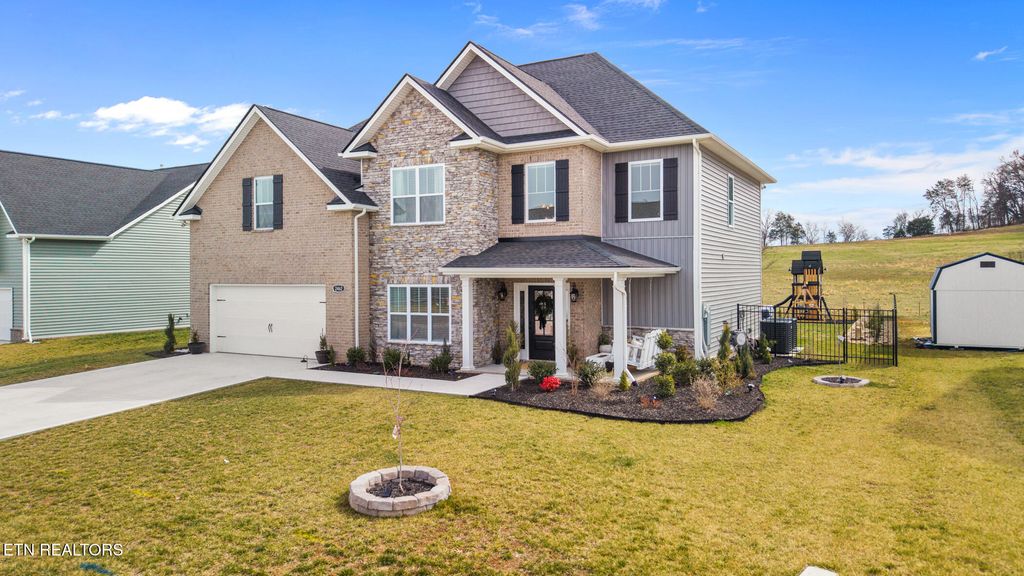 Photo of 2462 Tributary Drive, Sevierville, TN 37876 (MLS # 1330602)