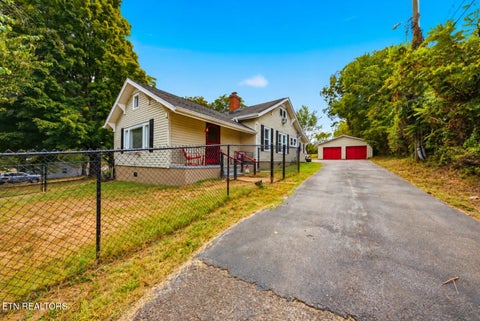 Photo of 7427 Andersonville Pike, Knoxville, TN 37938 (MLS # 1355321)