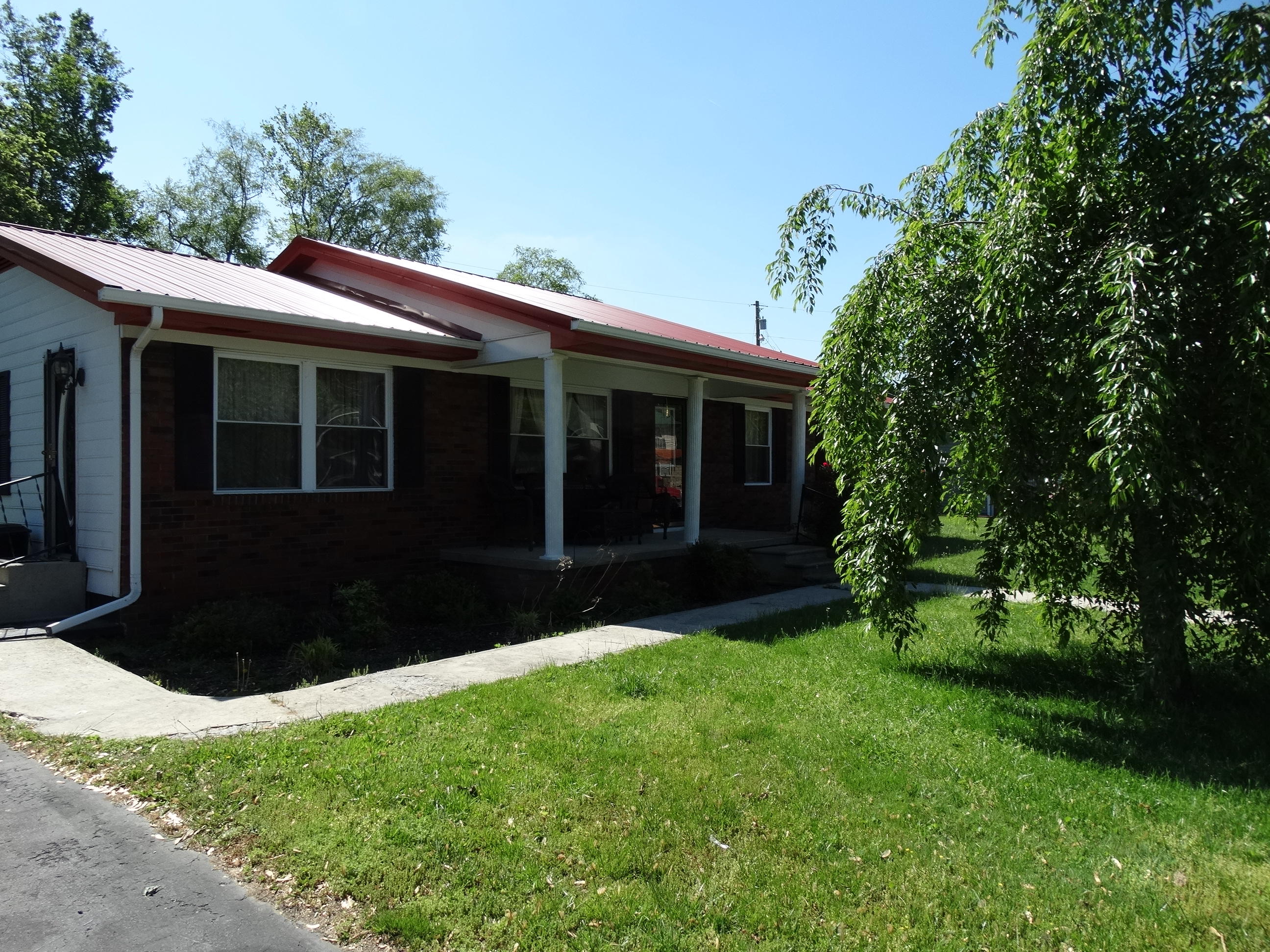 Photo 1 of 20 — 9 Blakeman Drive, Middlesboro, KY 40965
