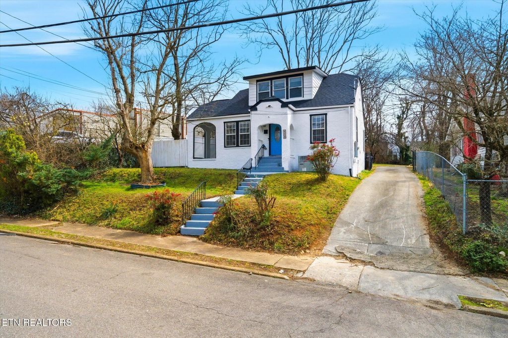 Photo of 2432 Edgewood Ave, Knoxville, TN 37917 (MLS # 1330581)