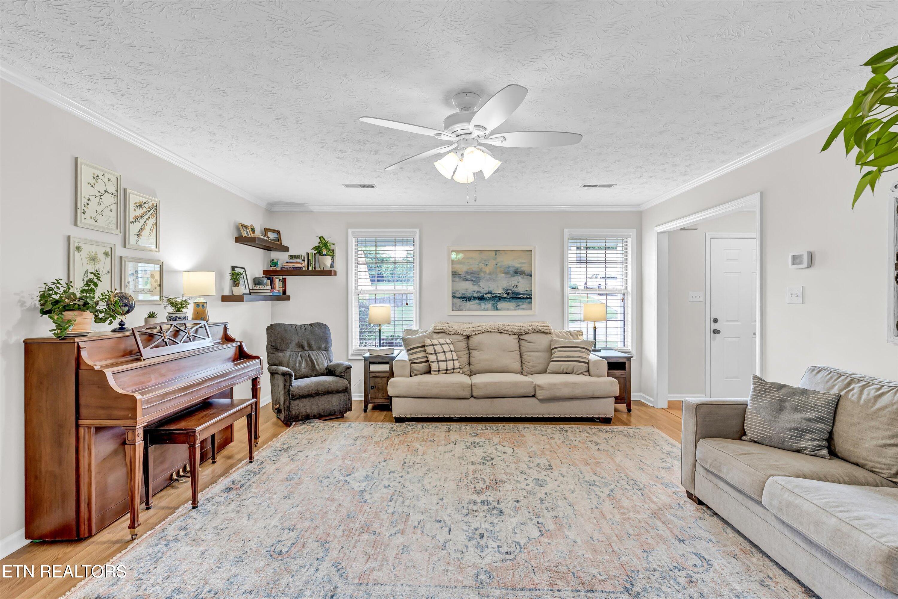 8418 Foxworth Tr