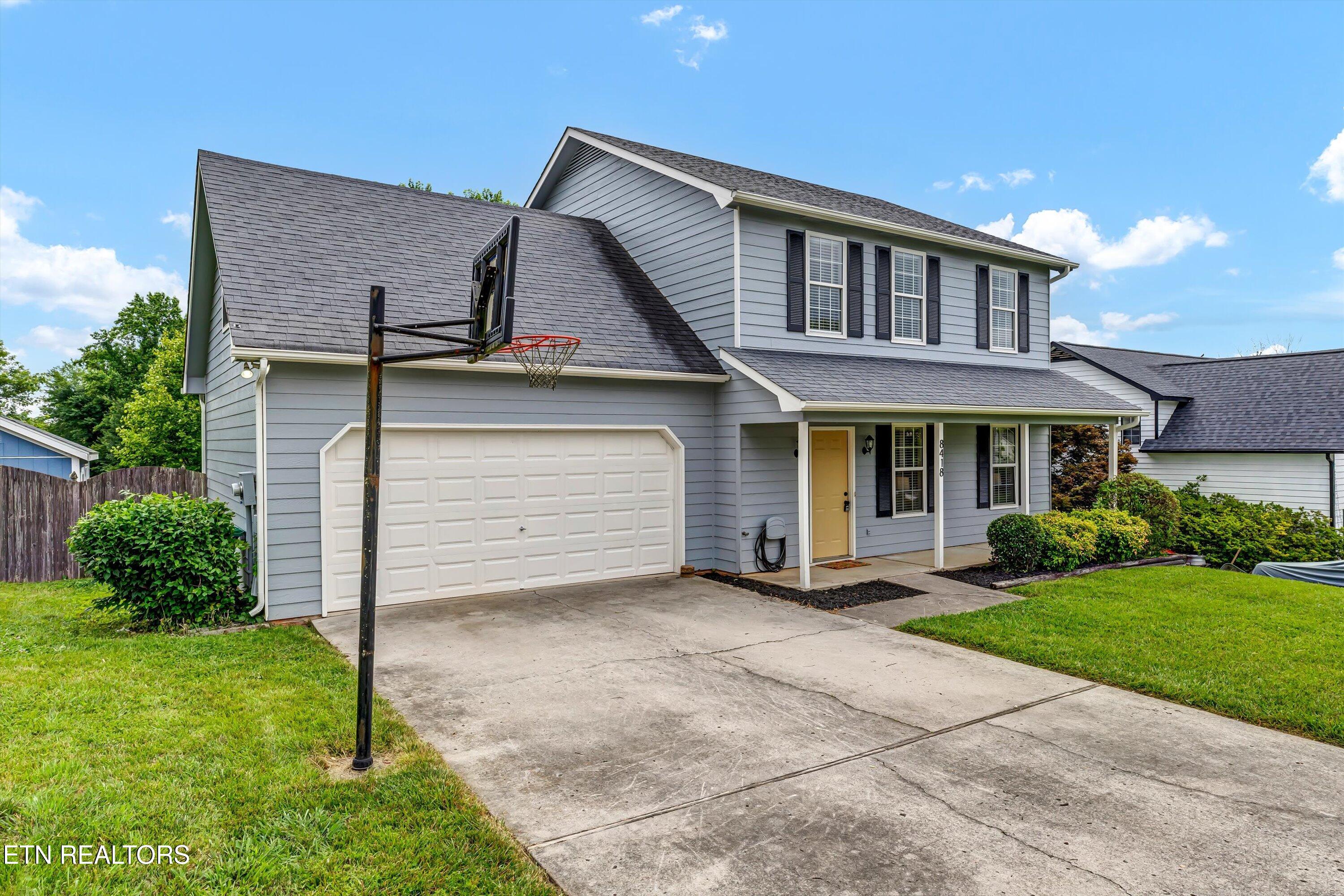 8418 Foxworth Tr