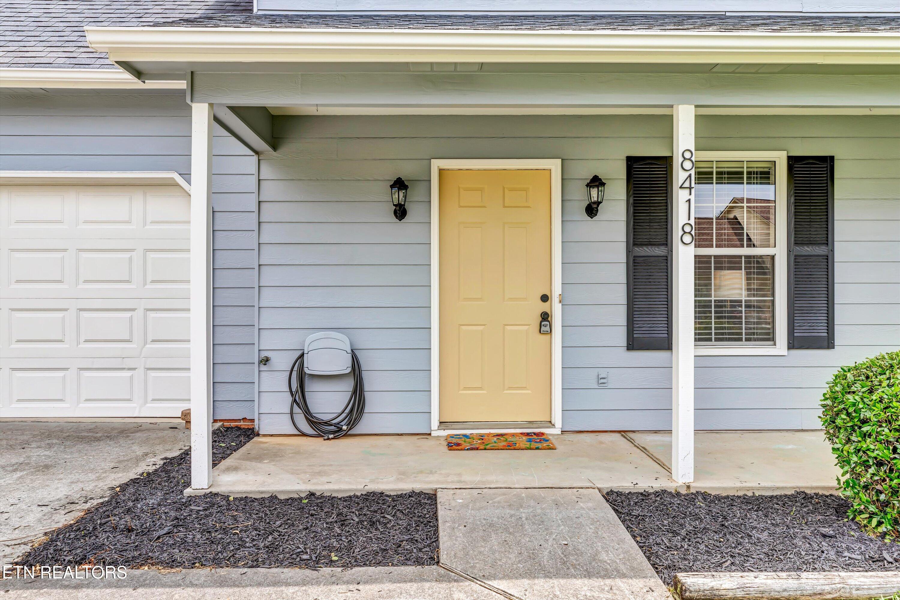 8418 Foxworth Tr