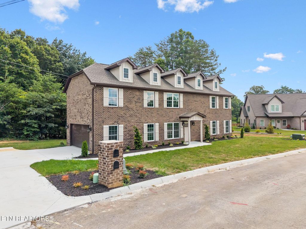 Photo of 1416 Broad Run Drive, Maryville, TN 37803 (MLS # 1324940)