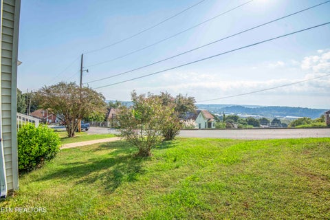 Tiny photo for 509 W 3rd Ave, Lenoir City, TN 37771 (MLS # 1359282)