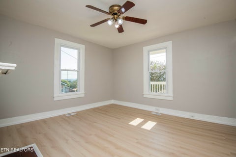 Tiny photo for 509 W 3rd Ave, Lenoir City, TN 37771 (MLS # 1359282)