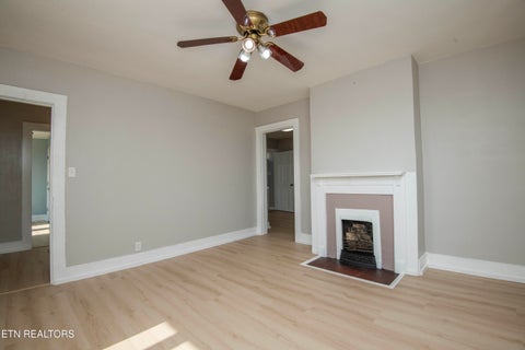 Tiny photo for 509 W 3rd Ave, Lenoir City, TN 37771 (MLS # 1359282)