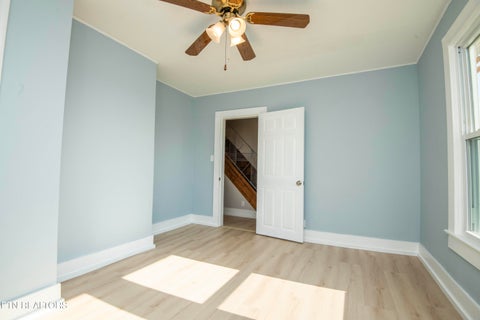 Tiny photo for 509 W 3rd Ave, Lenoir City, TN 37771 (MLS # 1359282)