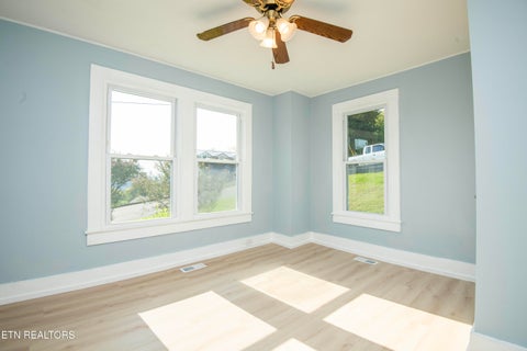 Tiny photo for 509 W 3rd Ave, Lenoir City, TN 37771 (MLS # 1359282)
