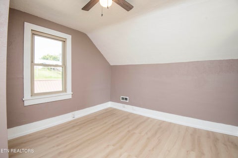 Tiny photo for 509 W 3rd Ave, Lenoir City, TN 37771 (MLS # 1359282)