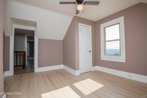 Tiny photo for 509 W 3rd Ave, Lenoir City, TN 37771 (MLS # 1359282)