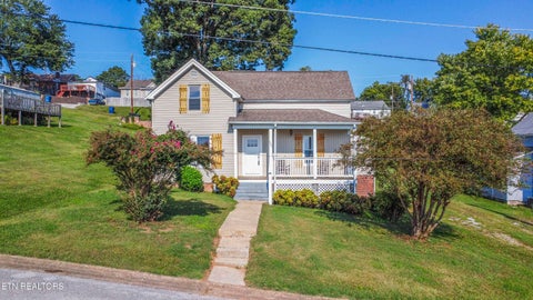 Photo of 509 W 3rd Ave, Lenoir City, TN 37771 (MLS # 1359282)