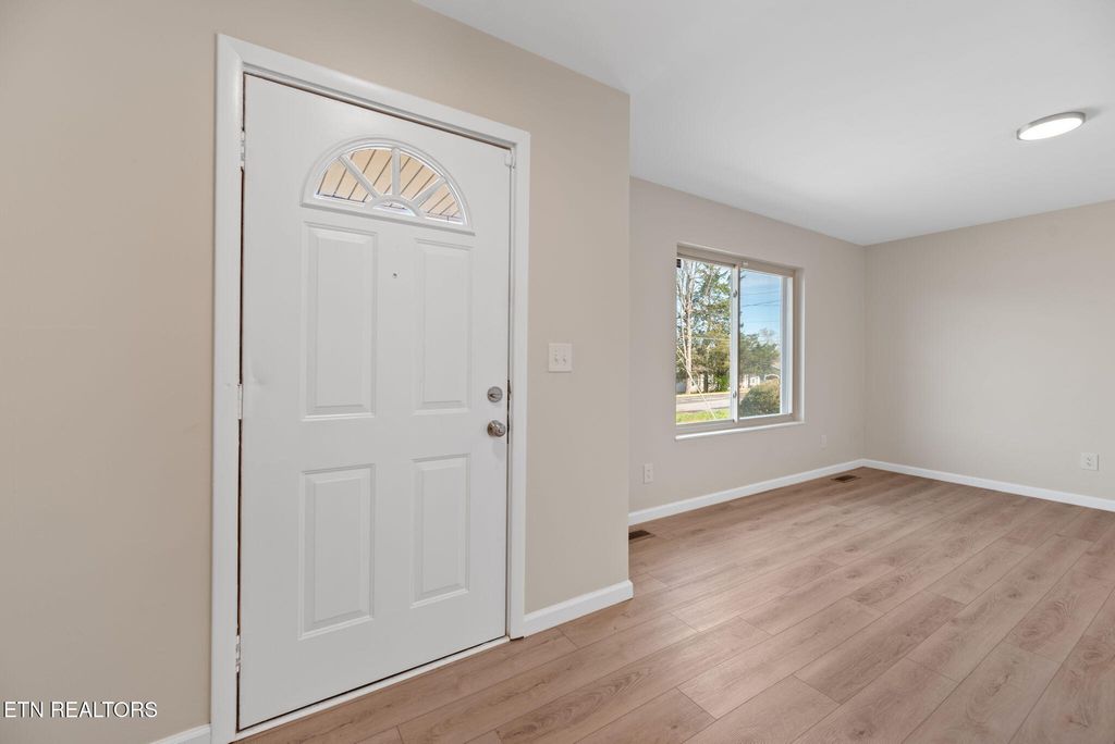 Photo of 201 Christin Drive, Clinton, TN 37716 (MLS # 1294630)