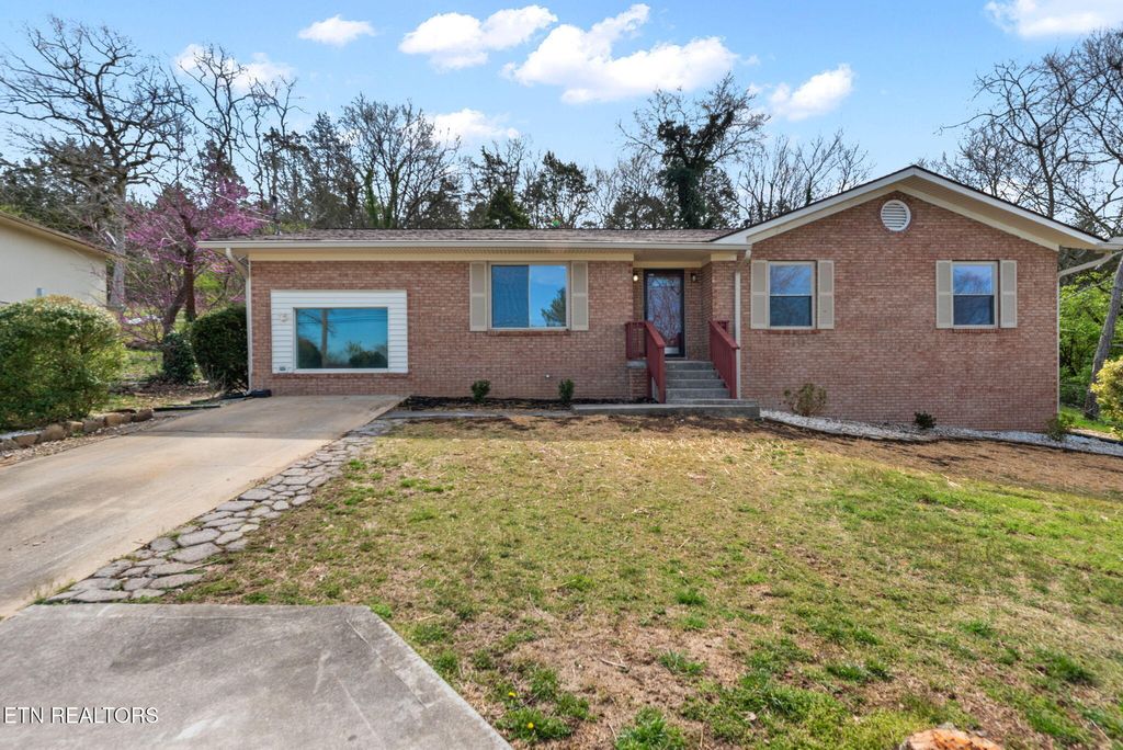 Photo of 201 Christin Drive, Clinton, TN 37716 (MLS # 1294630)