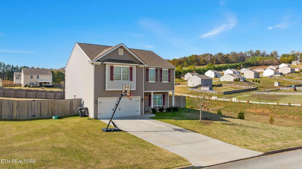 Photo of 2937 Sagegrass Drive, Louisville, TN 37777 (MLS # 1283147)
