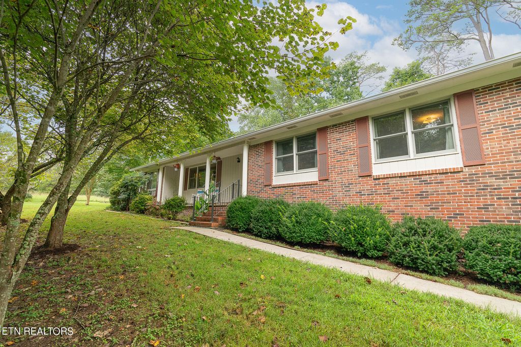 Photo of 290 Carden Gap Rd, Heiskell, TN 37754 (MLS # 1238119)