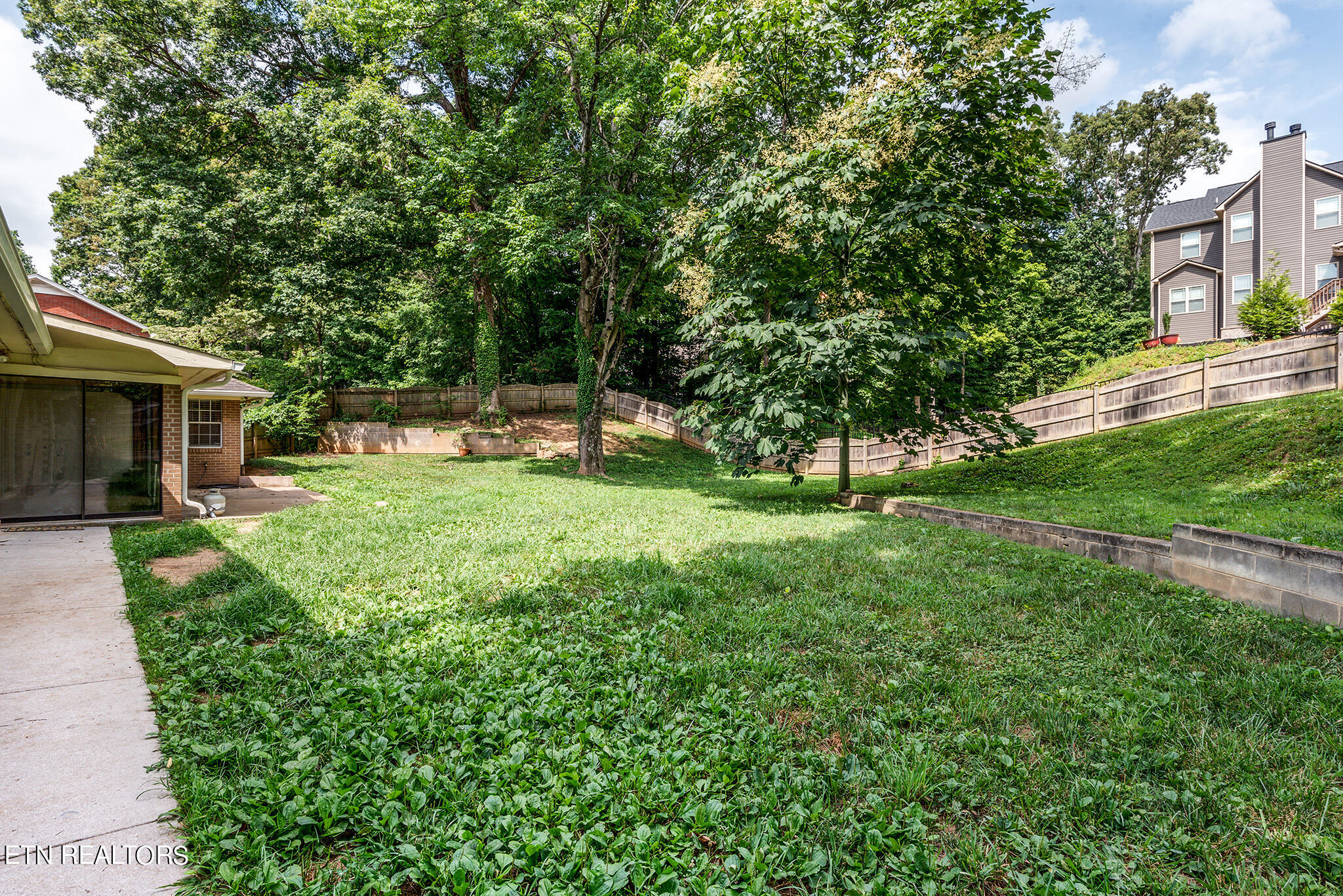 Knoxville, Tennessee 37934, United States, 4 Bedrooms Bedrooms, ,4 BathroomsBathrooms,Residential,Pending,52752