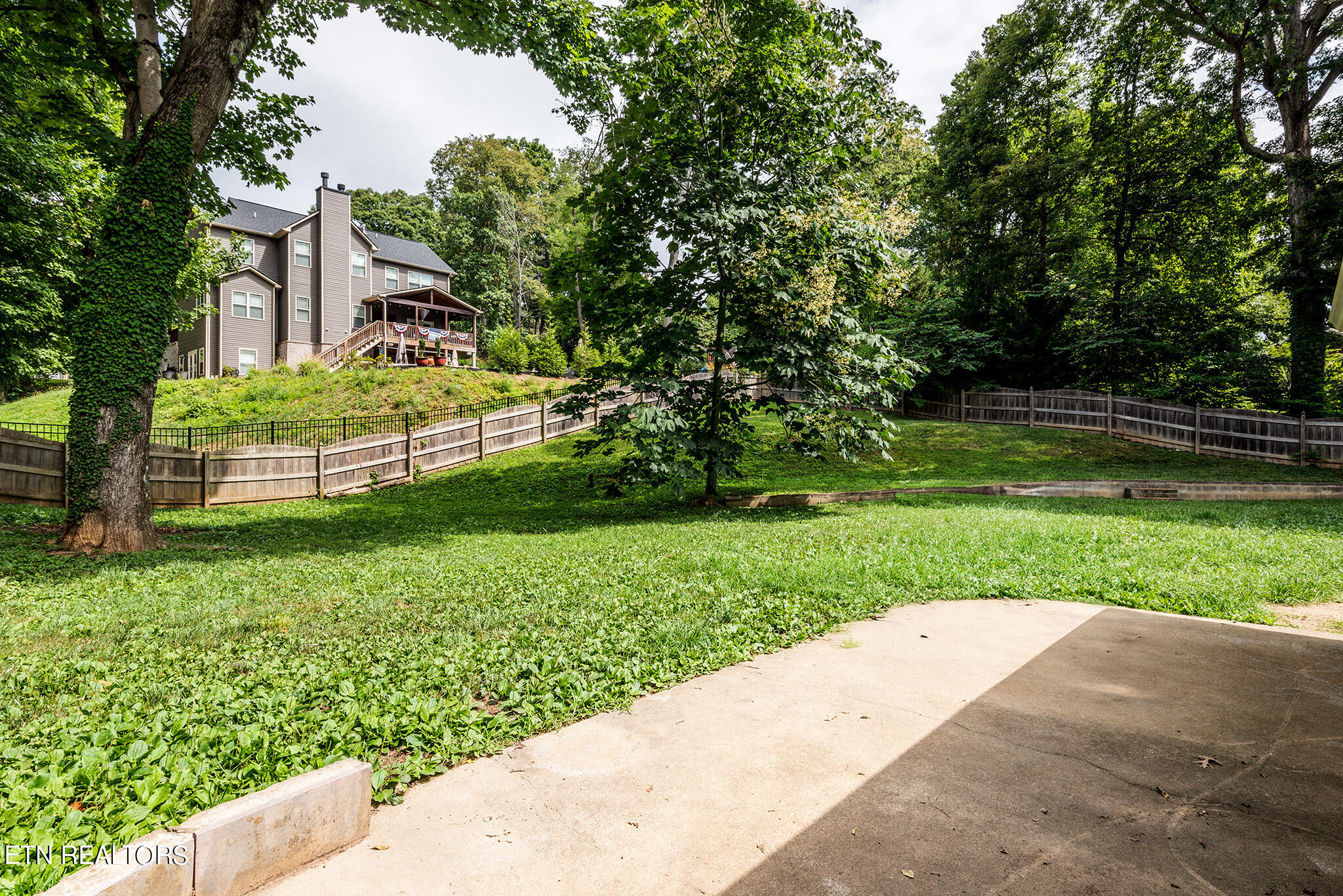 Knoxville, Tennessee 37934, United States, 4 Bedrooms Bedrooms, ,4 BathroomsBathrooms,Residential,Pending,52752