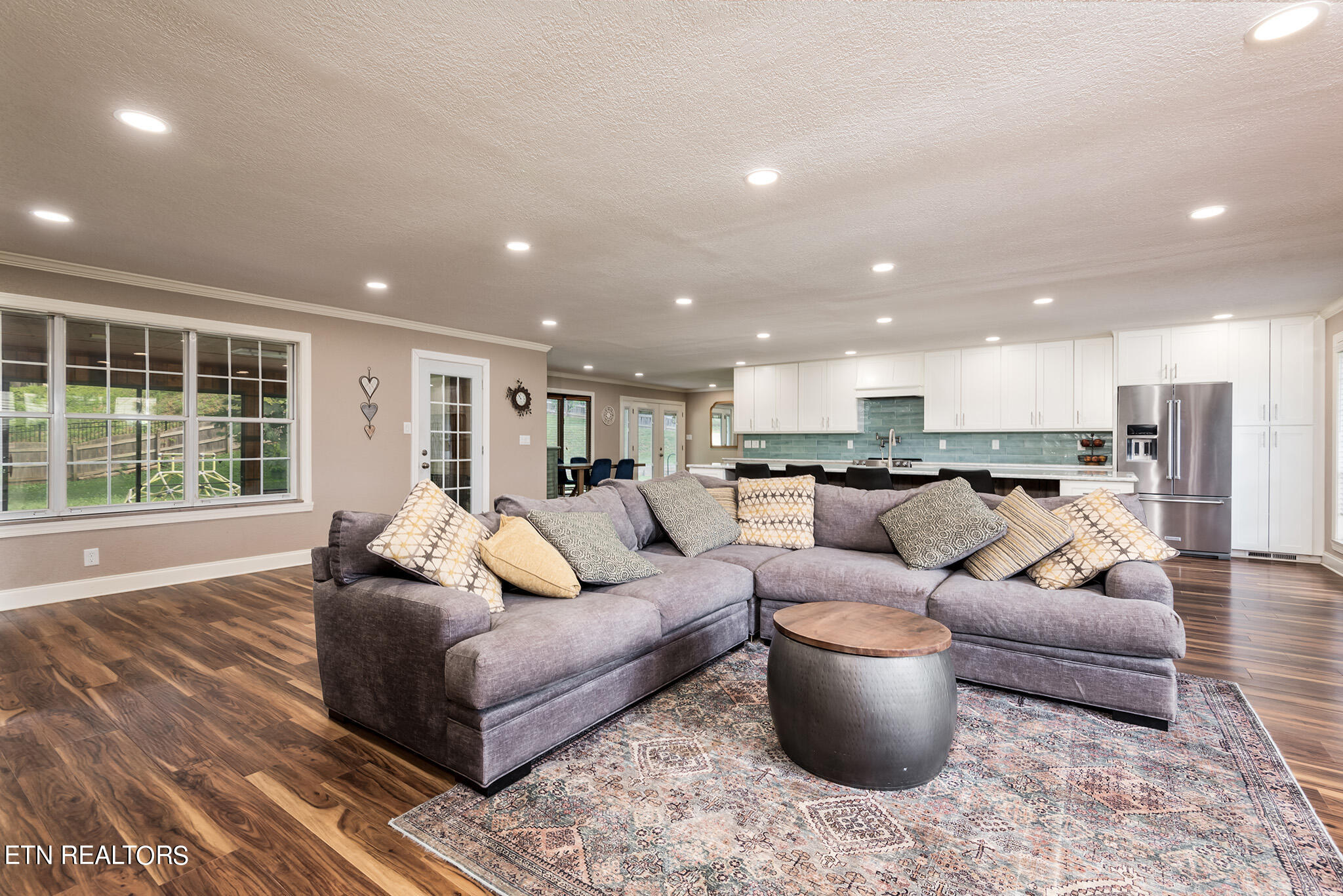 Knoxville, Tennessee 37934, United States, 4 Bedrooms Bedrooms, ,4 BathroomsBathrooms,Residential,Pending,52752