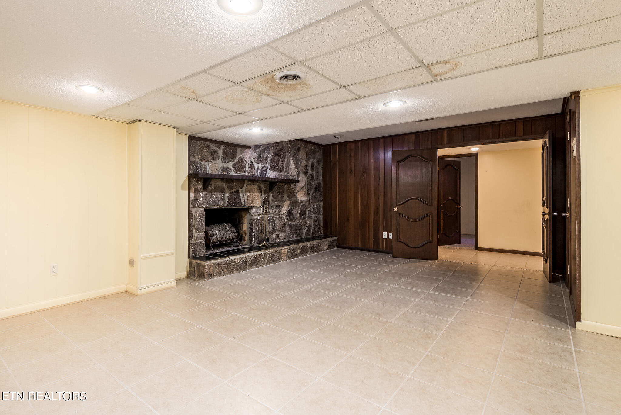 Knoxville, Tennessee 37934, United States, 4 Bedrooms Bedrooms, ,4 BathroomsBathrooms,Residential,Pending,52752