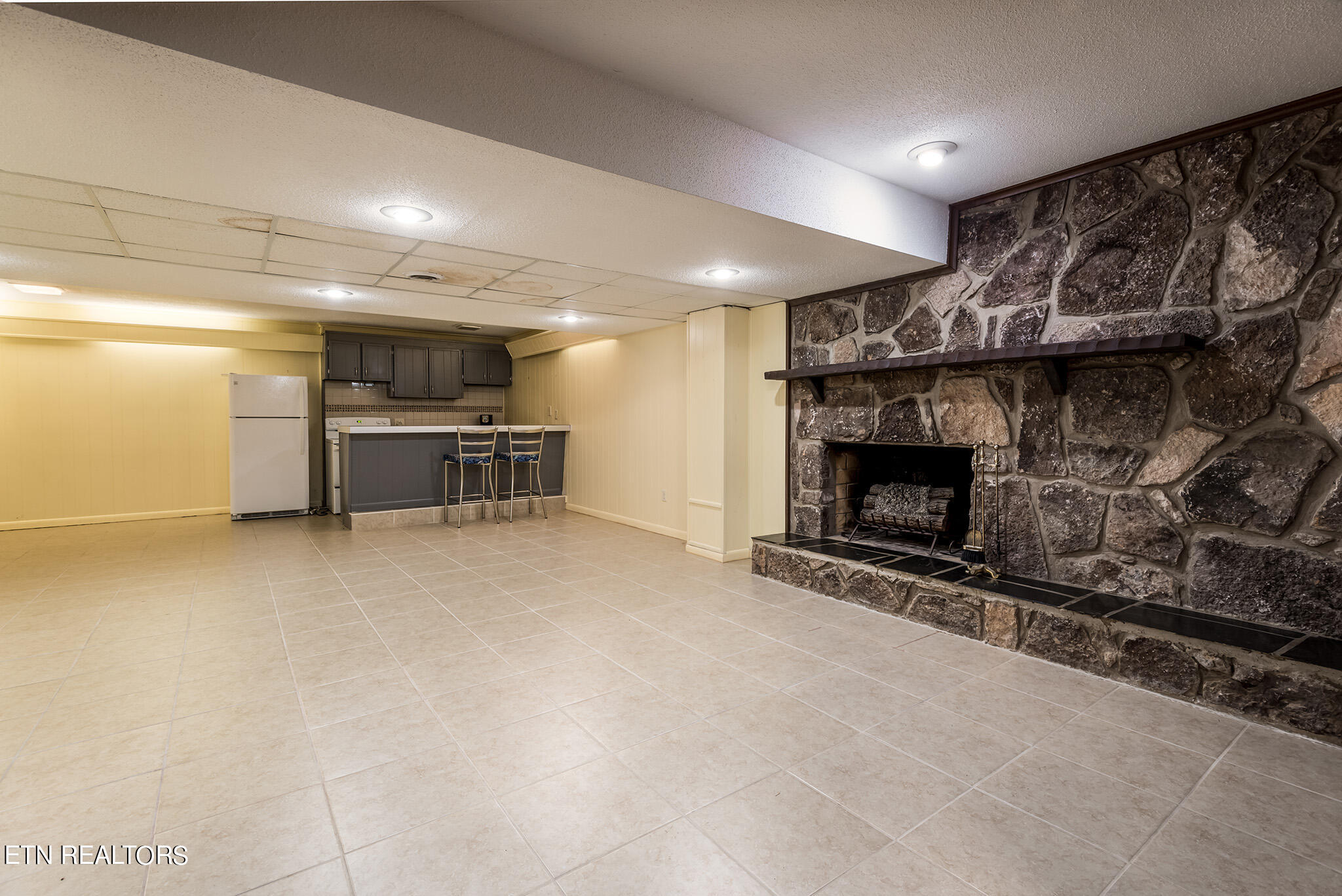 Knoxville, Tennessee 37934, United States, 4 Bedrooms Bedrooms, ,4 BathroomsBathrooms,Residential,Pending,52752