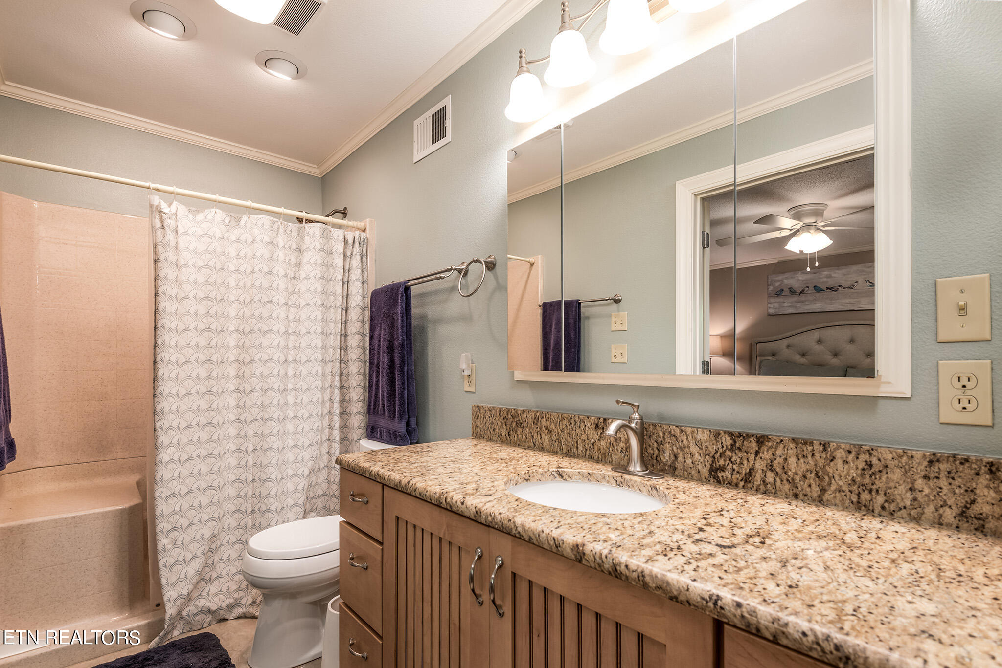 Knoxville, Tennessee 37934, United States, 4 Bedrooms Bedrooms, ,4 BathroomsBathrooms,Residential,Pending,52752