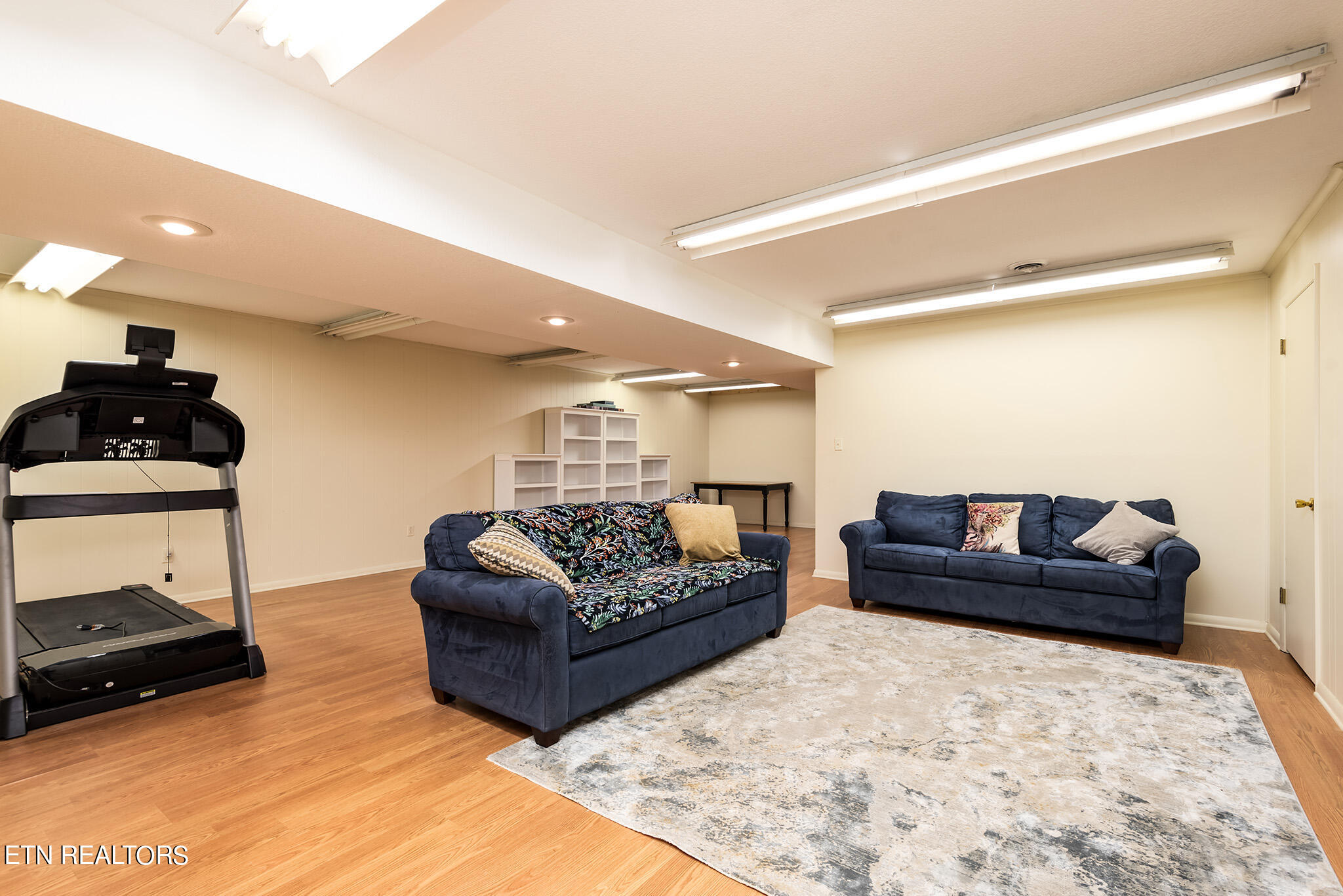 Knoxville, Tennessee 37934, United States, 4 Bedrooms Bedrooms, ,4 BathroomsBathrooms,Residential,Pending,52752