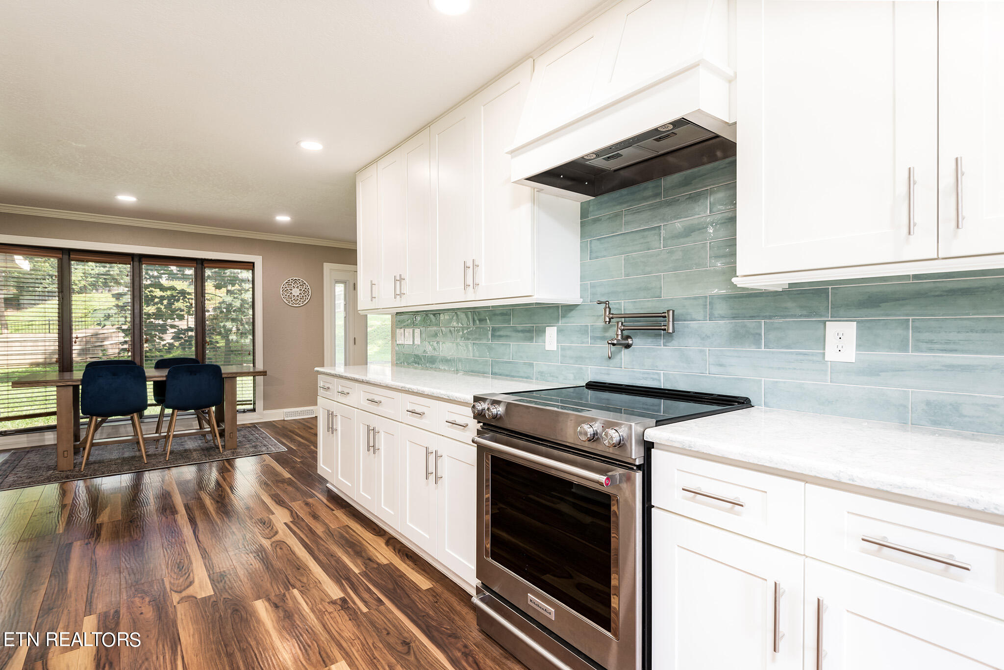 Knoxville, Tennessee 37934, United States, 4 Bedrooms Bedrooms, ,4 BathroomsBathrooms,Residential,Pending,52752