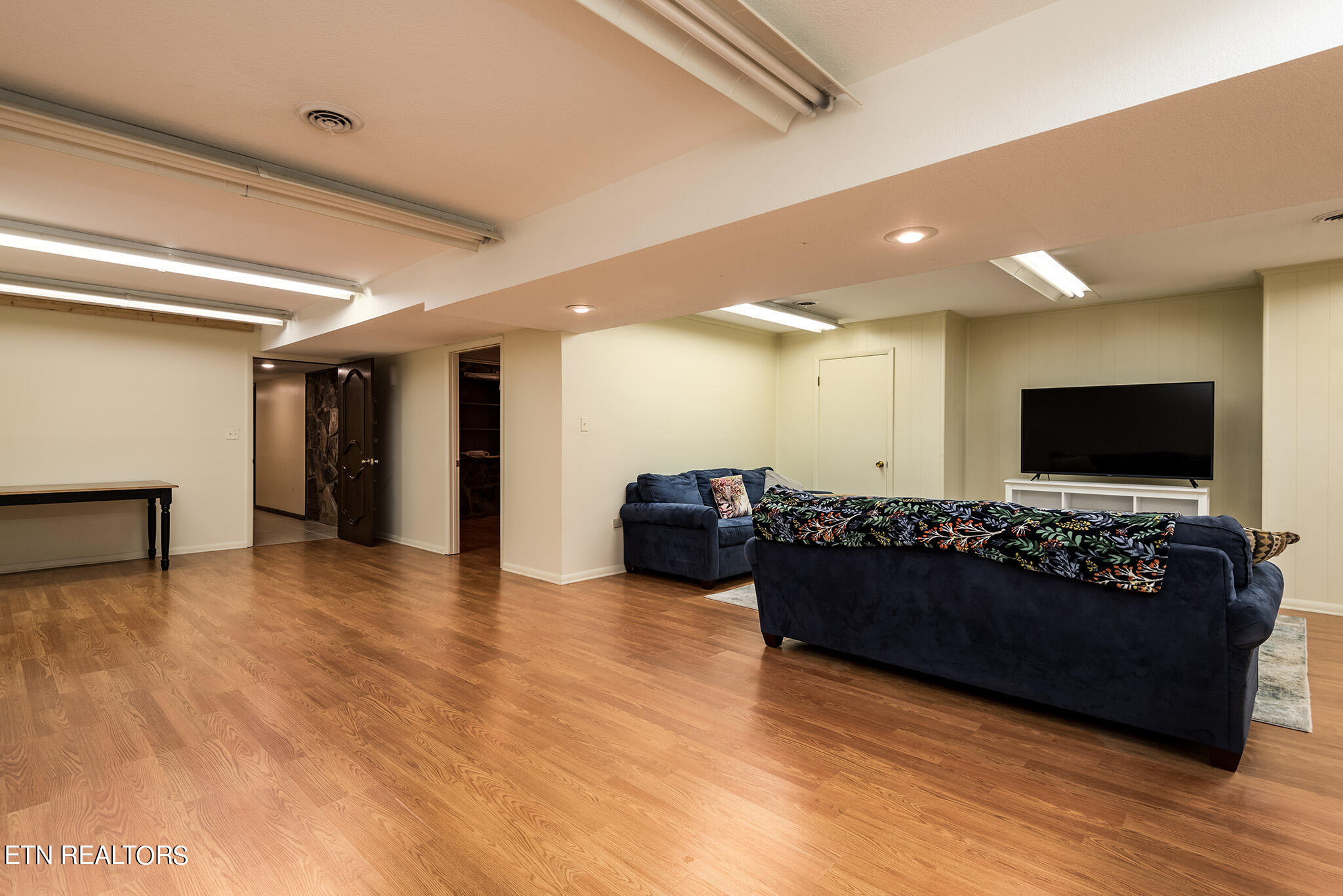 Knoxville, Tennessee 37934, United States, 4 Bedrooms Bedrooms, ,4 BathroomsBathrooms,Residential,Pending,52752