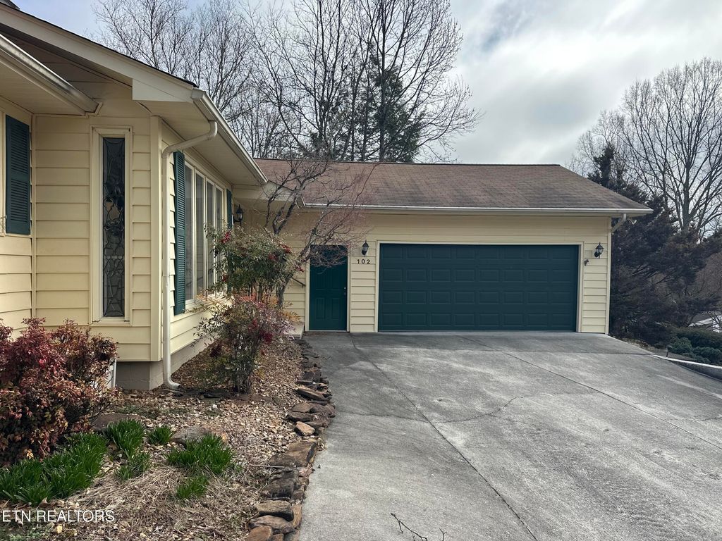 Photo of 102 Osage Rd, Oak Ridge, TN 37830 (MLS # 1334593)