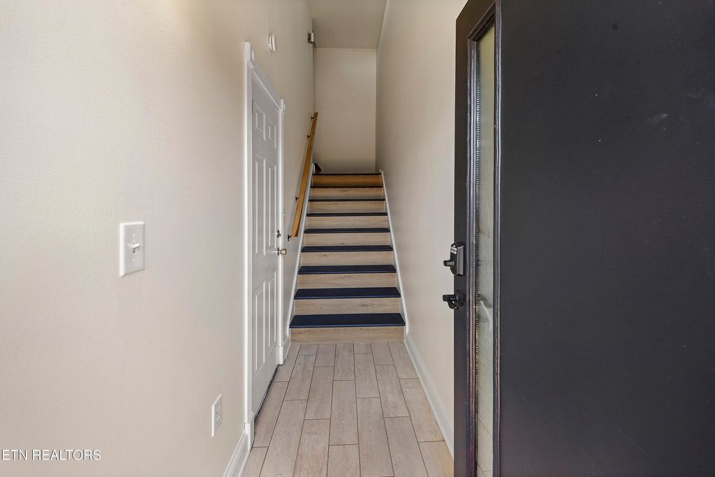 Photo of 1914 Cherokee Bluff Drive, Knoxville, TN 37920 (MLS # 1319547)