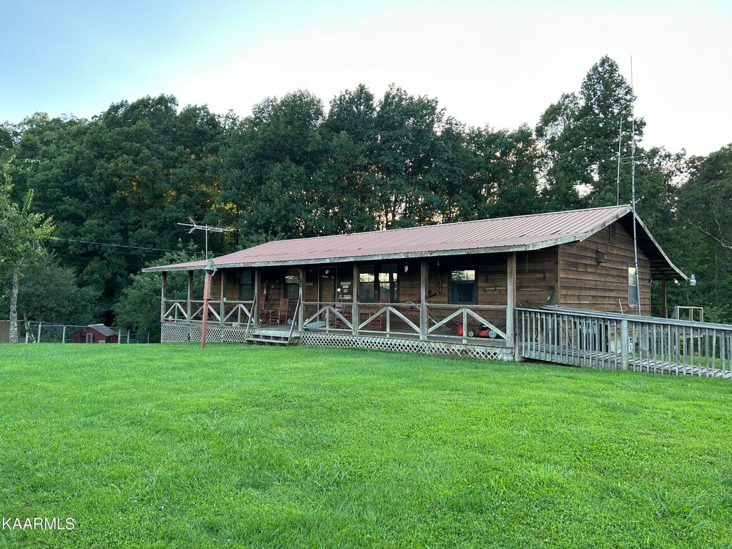 Photo of 3287 Hurricane Rd, Huntsville, TN 37756 (MLS # 1236651)
