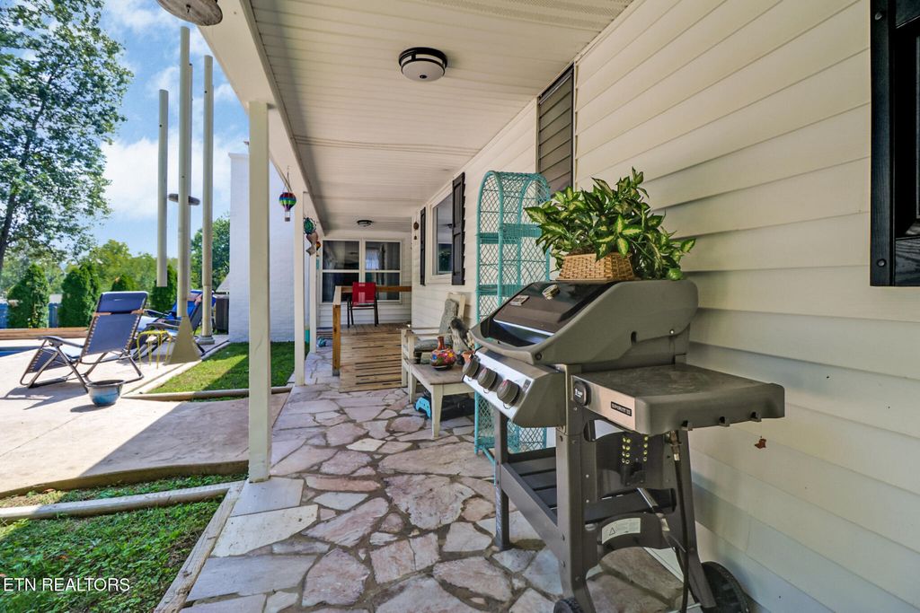 Photo of 107 Townsend Rd, Oak Ridge, TN 37830 (MLS # 1315673)