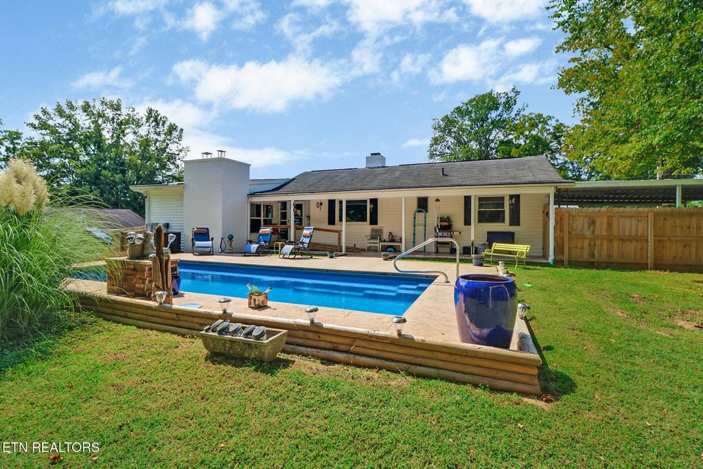 Photo of 107 Townsend Rd, Oak Ridge, TN 37830 (MLS # 1315673)