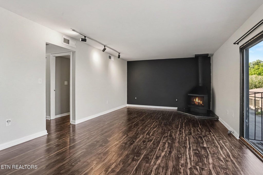 Photo of 1856 Cherokee Bluff Drive, Knoxville, TN 37920 (MLS # 1353542)