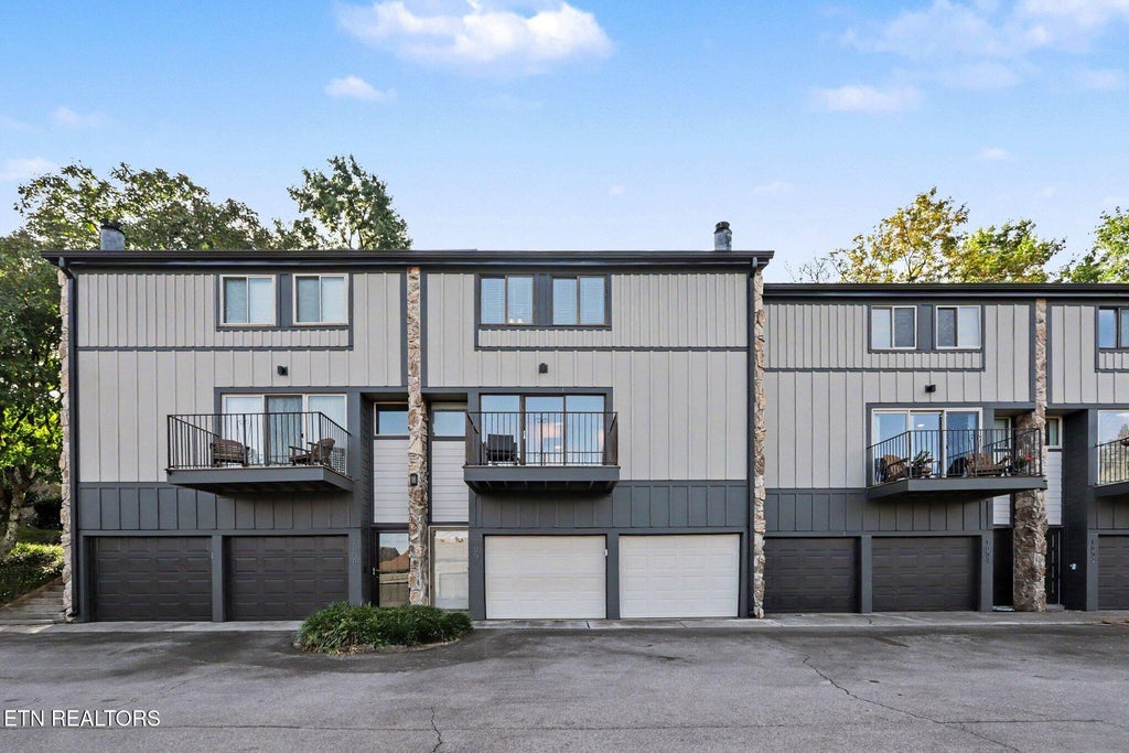 Photo of 1856 Cherokee Bluff Drive, Knoxville, TN 37920 (MLS # 1353542)