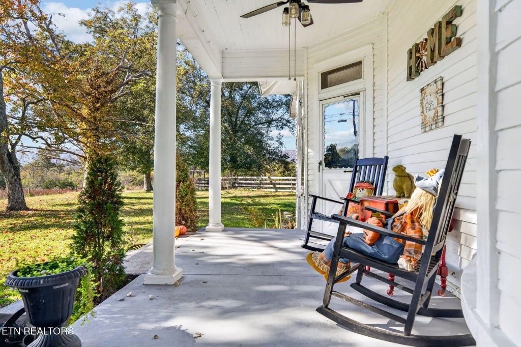 Photo of 204 Nine Mile Cross Rd East Rd, Pikeville, TN 37367 (MLS # 1360631)