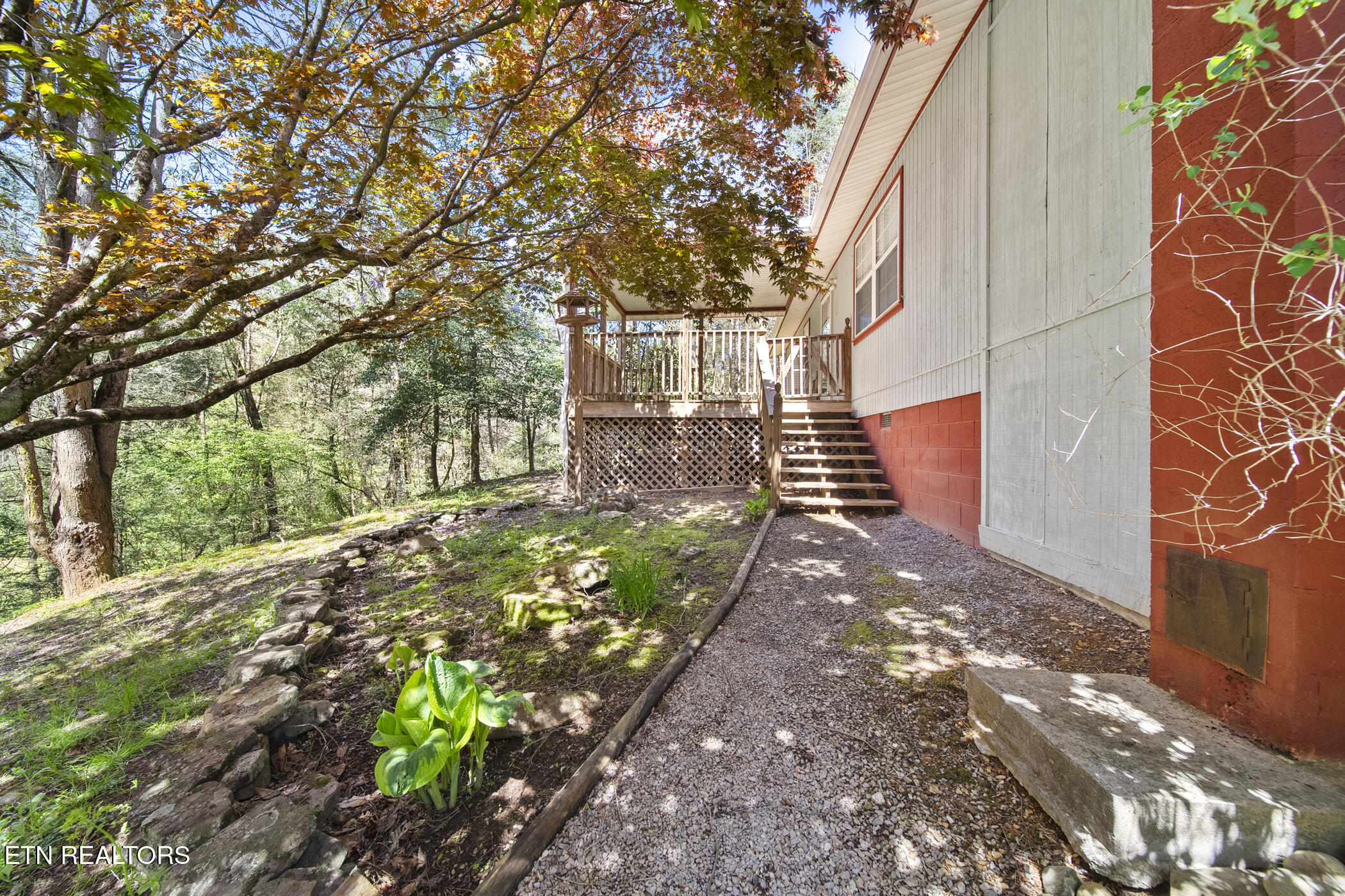 1615 Upper Middle Creek Rd