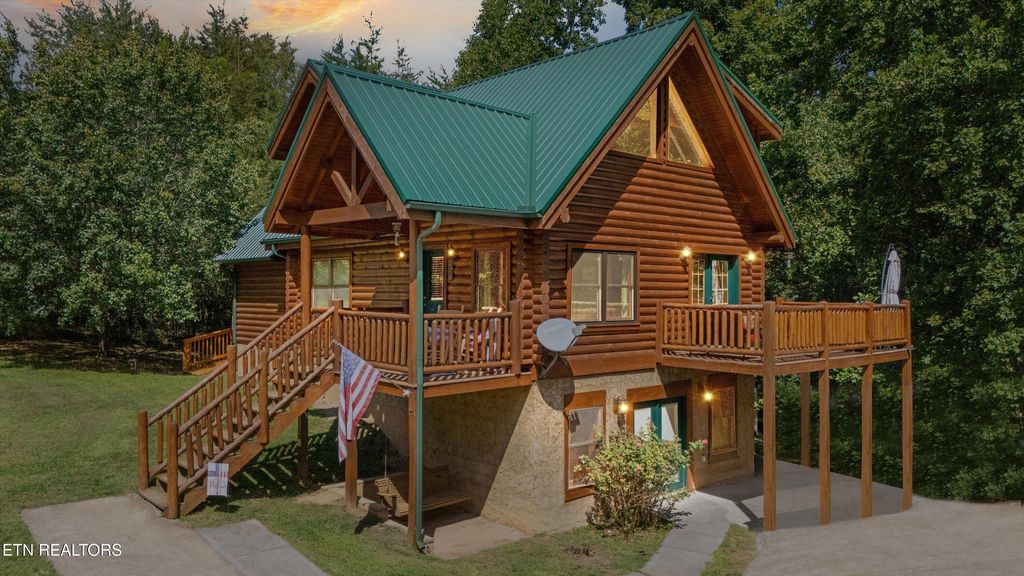 Photo of 274 Burning Oaks Drive, Sevierville, TN 37876 (MLS # 1313907)