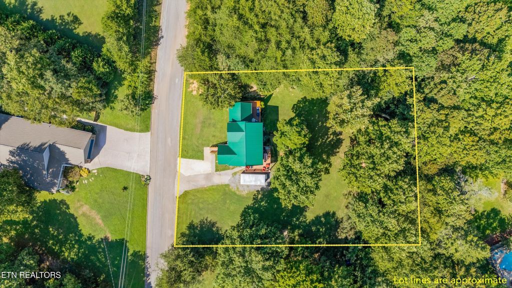 Photo of 274 Burning Oaks Drive, Sevierville, TN 37876 (MLS # 1313907)