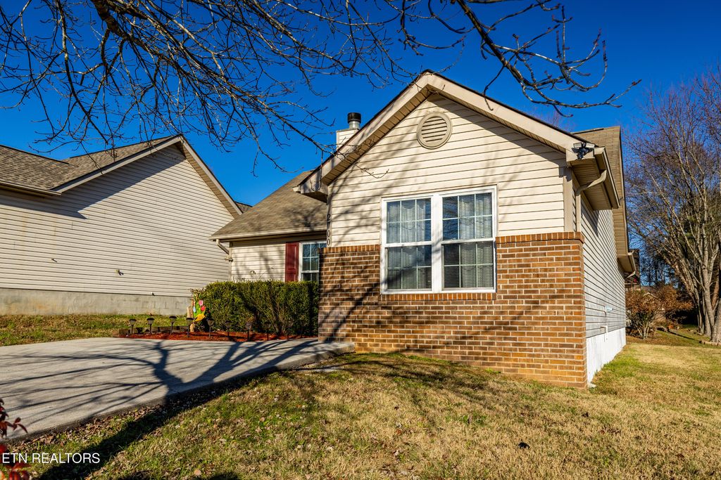 Photo of 2700 Glacier Way, Knoxville, TN 37924 (MLS # 1323349)