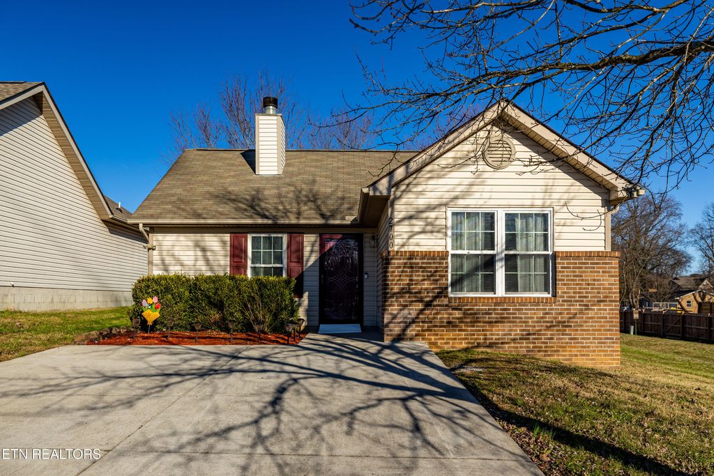 Photo of 2700 Glacier Way, Knoxville, TN 37924 (MLS # 1323349)